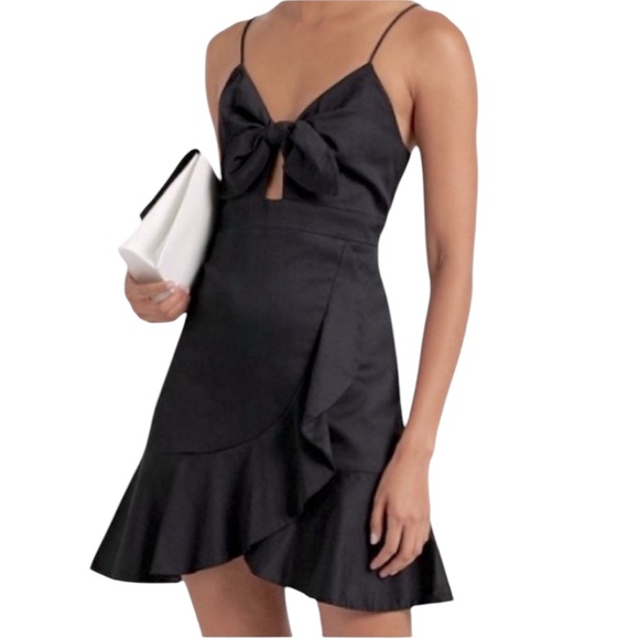 Alice + Olivia Dresses & Skirts - NWOT Alice + Olivia Black Hilda Cut-out Ruffle Mini Dress - Sz 12